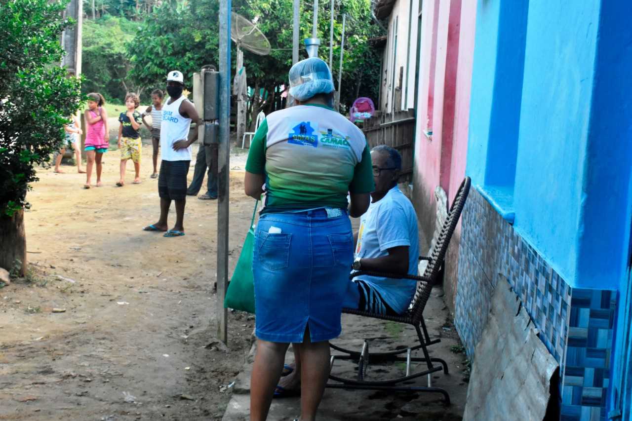 Camacã: Famílias do Assentamento Nova Ipiranga recebem cesta básicas e máscaras